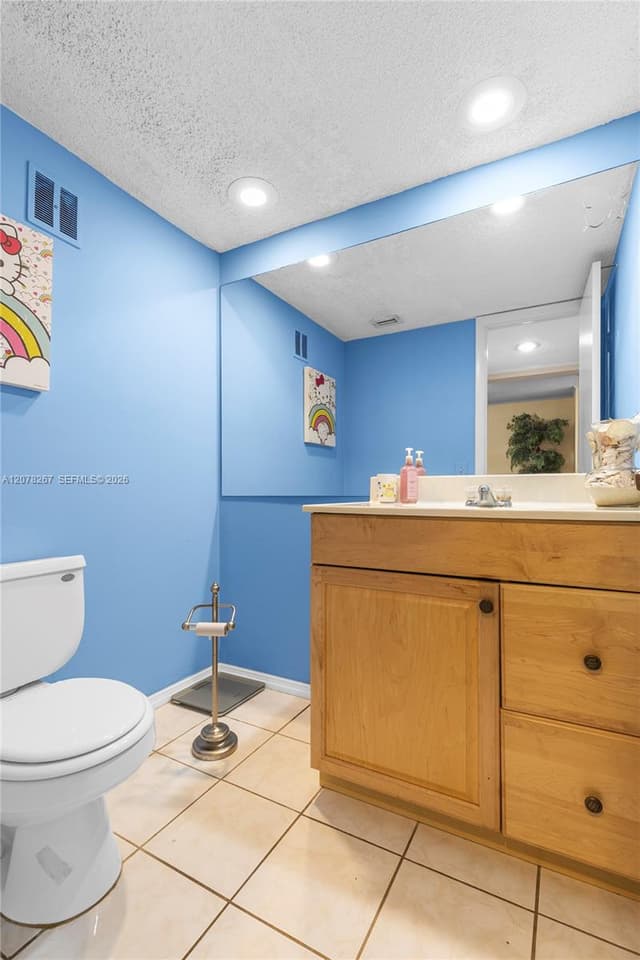 1231 W Fairway Rd, Pembroke Pines FL 33026 - Pembroke Pines, FL - Photo 6