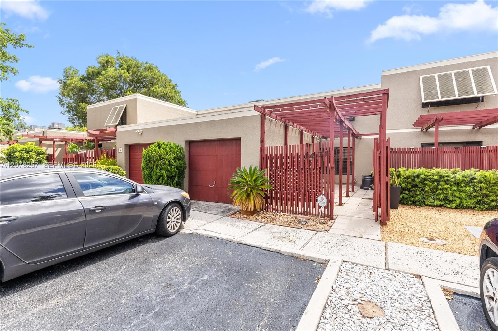 1231 W Fairway Rd, Pembroke Pines FL 33026 - Pembroke Pines, FL - Photo 1