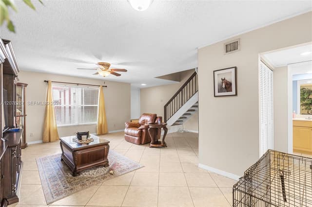 1231 W Fairway Rd, Pembroke Pines FL 33026 - Pembroke Pines, FL - Photo 5