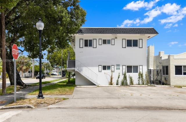 1859 Lincoln St, Hollywood FL 33020 - Hollywood, FL - Photo 2