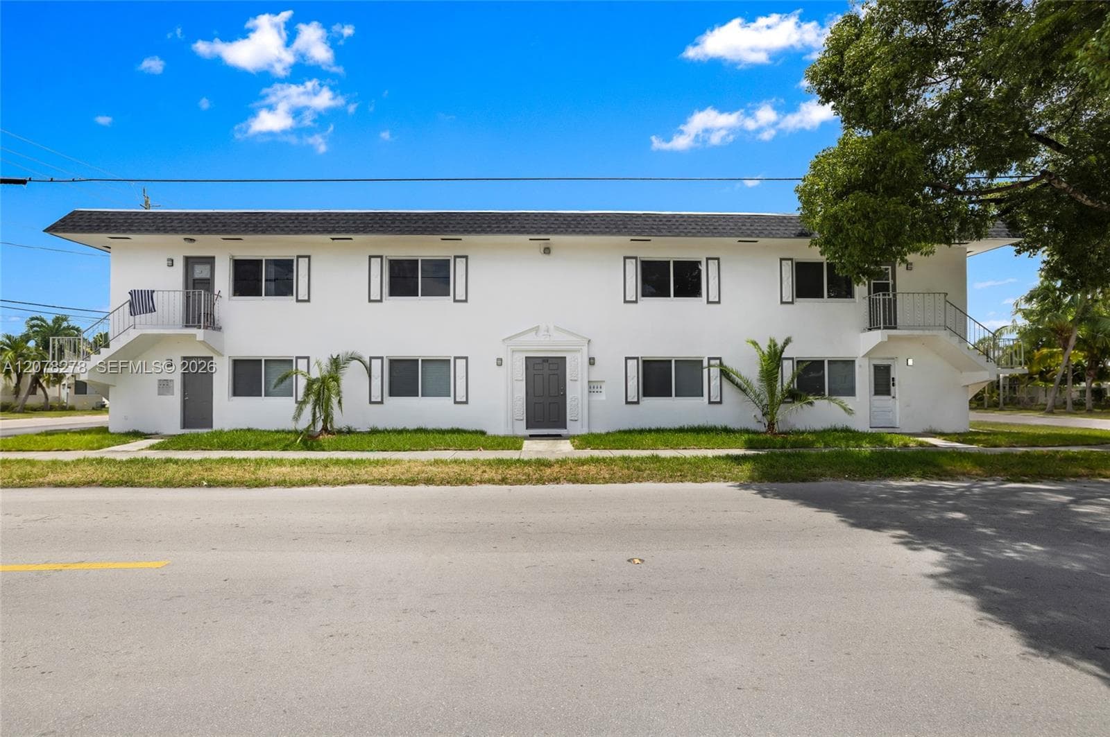 1859 Lincoln St, Hollywood FL 33020 - Hollywood, FL - Photo 1