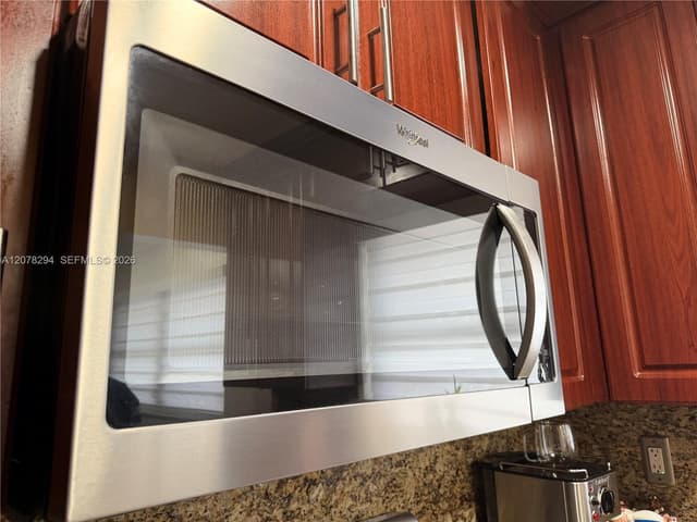 5935 W 26th Ave # 204, Hialeah FL 33016 - Hialeah, FL - Photo 3