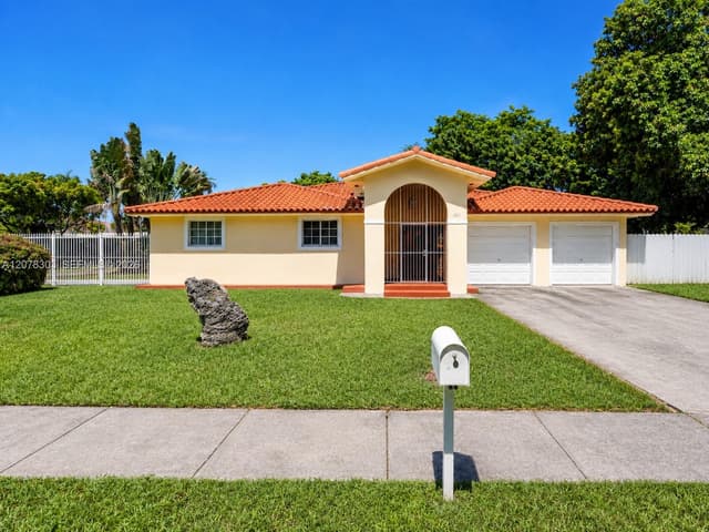 6450 SW 102nd Ave, Miami FL 33173 - Miami, FL - Photo 2