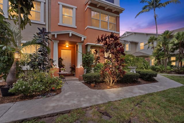 960 Millbrae Court # 6, West Palm Beach FL 33401 - West Palm Beach, FL - Photo 2