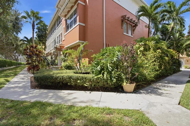 960 Millbrae Court # 6, West Palm Beach FL 33401 - West Palm Beach, FL - Photo 3
