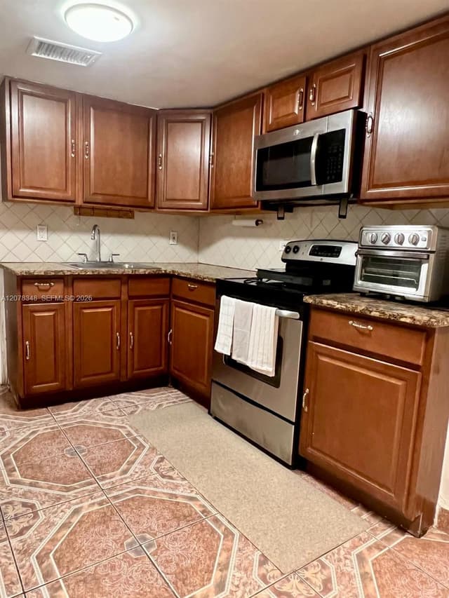 6725 N Miami Ave, Miami FL 33150 - Miami, FL - Photo 3