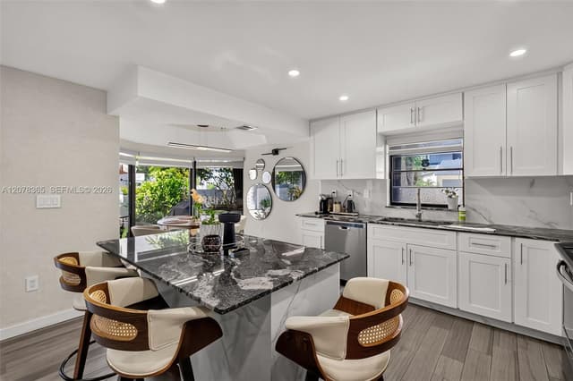 9852 NW 52nd Ter, Doral FL 33178 - Doral, FL - Photo 6