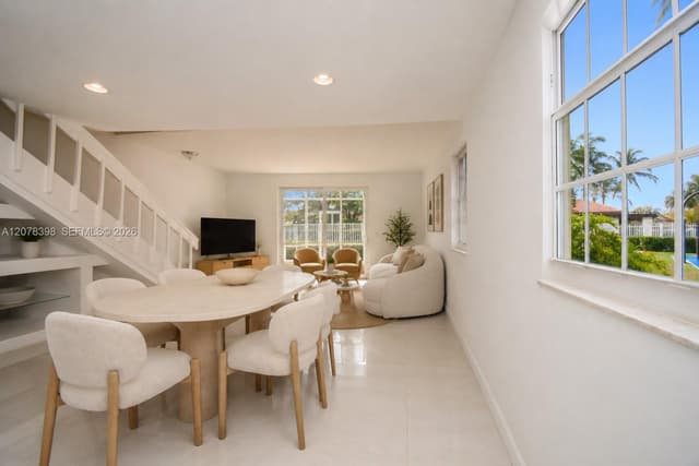 700 Sorrento Dr, Weston FL 33326 - Weston, FL - Photo 3