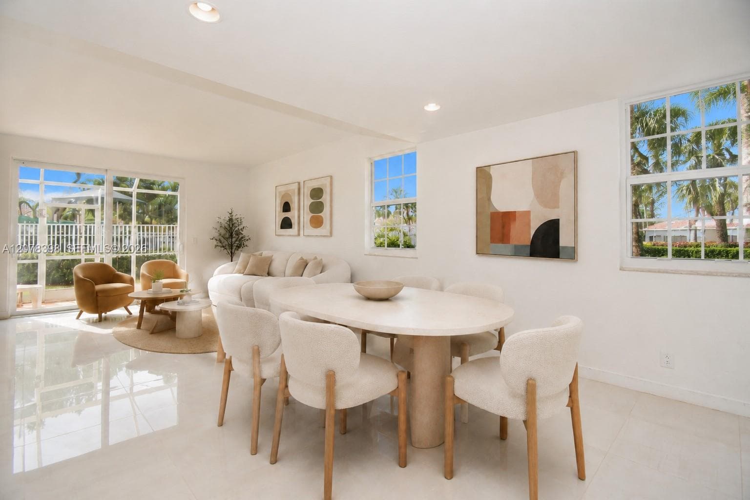 700 Sorrento Dr, Weston FL 33326