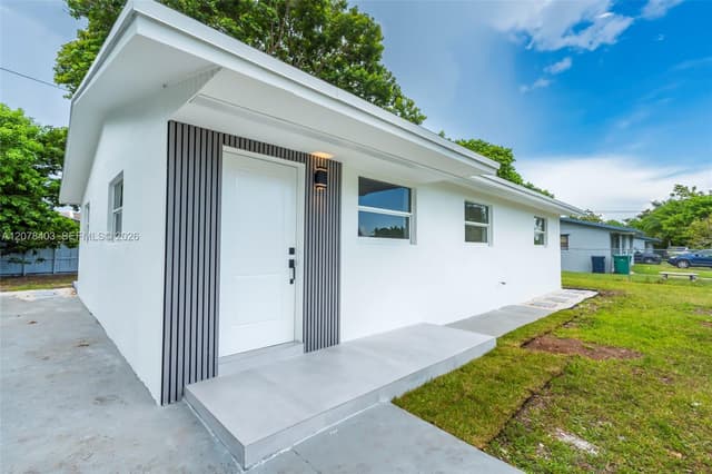 655 SW 6th Ter, Florida City FL 33034 - Florida City, FL - Photo 3