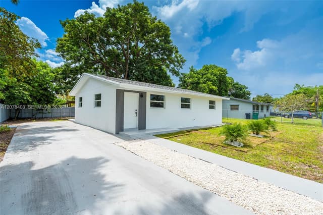 655 SW 6th Ter, Florida City FL 33034 - Florida City, FL - Photo 4