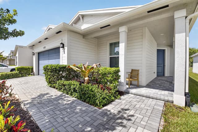6710 POINTE OF WOODS Drive, West Palm Beach FL 33413 - West Palm Beach, FL - Photo 2