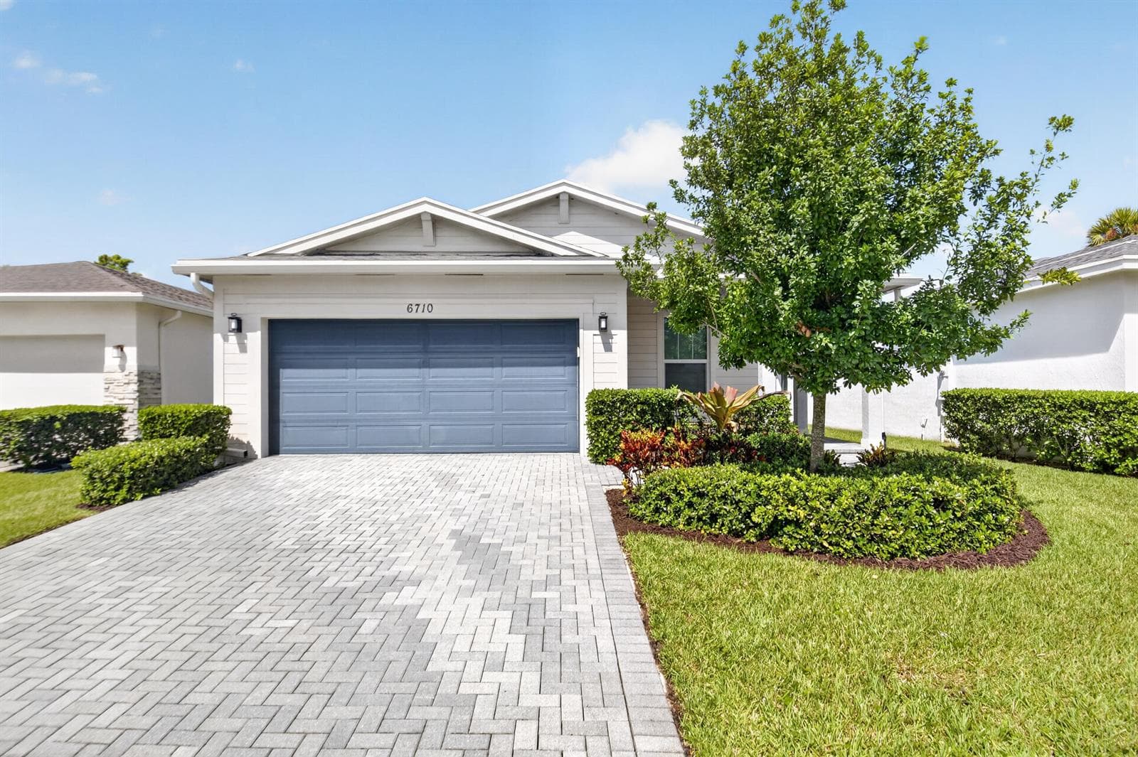 6710 POINTE OF WOODS Drive, West Palm Beach FL 33413 - West Palm Beach, FL - Photo 1