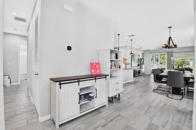 6710 POINTE OF WOODS Drive, West Palm Beach FL 33413 - West Palm Beach, FL - Photo 5