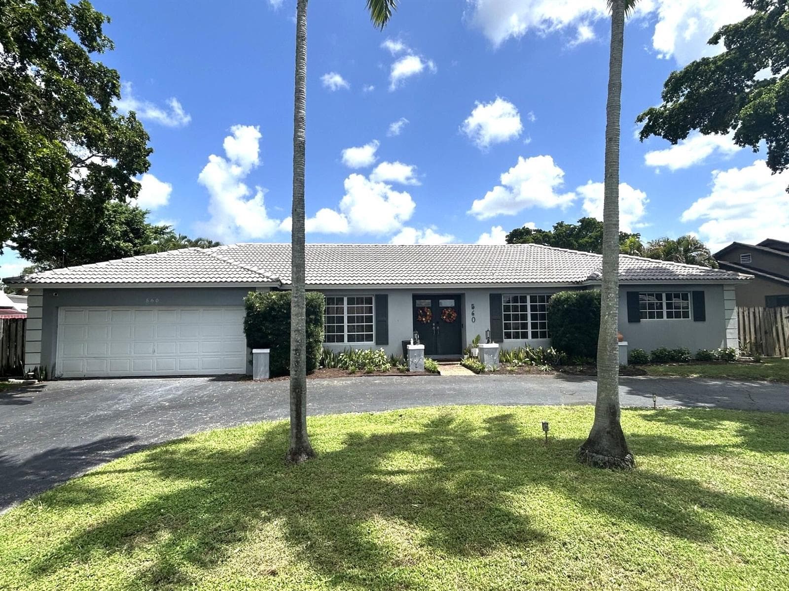 560 S LAKE DASHA Drive, Plantation FL 33324 - Plantation, FL - Photo 1
