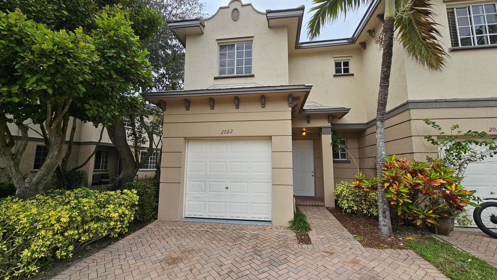 2022 ISLAND Drive, Riviera Beach FL 33404 - Riviera Beach, FL - Photo 1