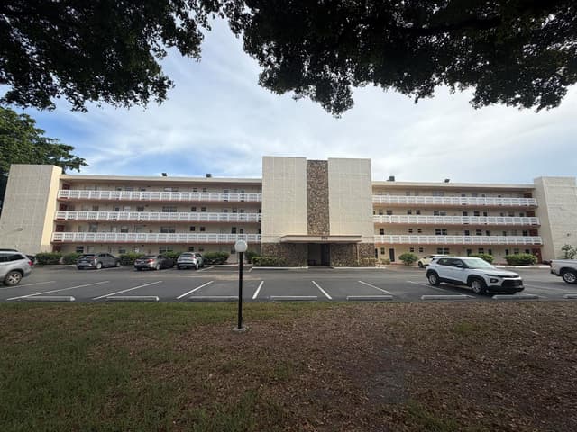 206 SE 10TH Street # 201, Dania Beach FL 33004 - Dania Beach, FL - Photo 3