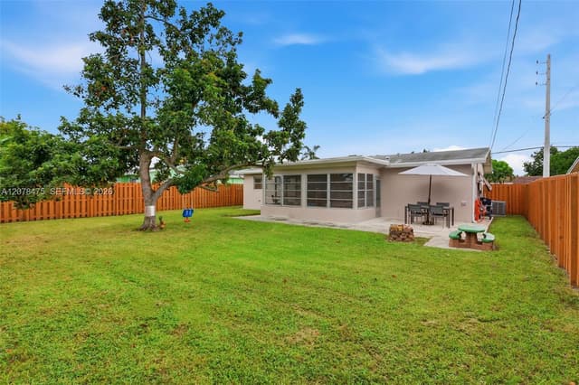 8397 NW 25th Ct, Sunrise FL 33322 - Sunrise, FL - Photo 2