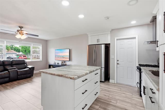 8397 NW 25th Ct, Sunrise FL 33322 - Sunrise, FL - Photo 7
