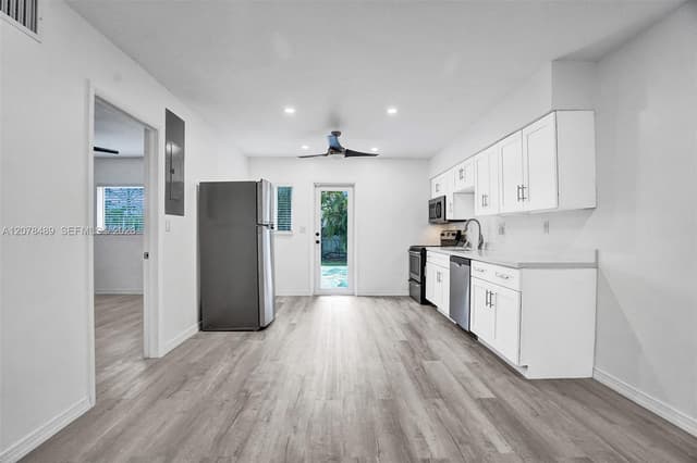2018-2020 NE 19th St, Fort Lauderdale FL 33305 - Fort Lauderdale, FL - Photo 3