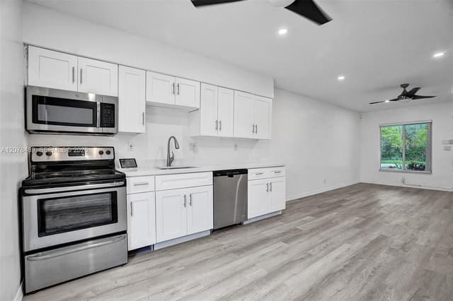 2018-2020 NE 19th St, Fort Lauderdale FL 33305 - Fort Lauderdale, FL - Photo 5
