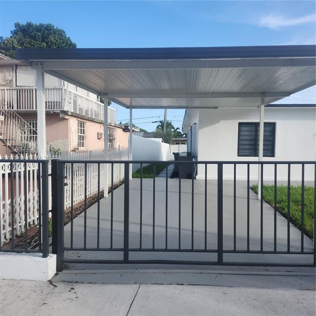 730 E 17th St, Hialeah FL 33010 - Hialeah, FL - Photo 4