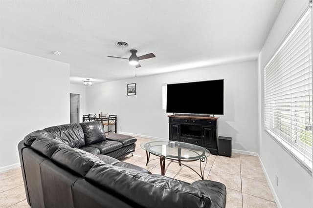 2908 NW 48TH Street, Tamarac FL 33309 - Tamarac, FL - Photo 6