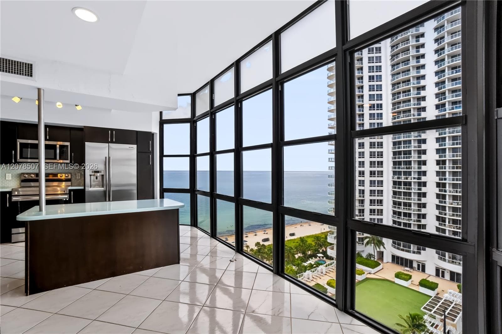 6423 S Collins Ave # 1702, Miami Beach FL 33141