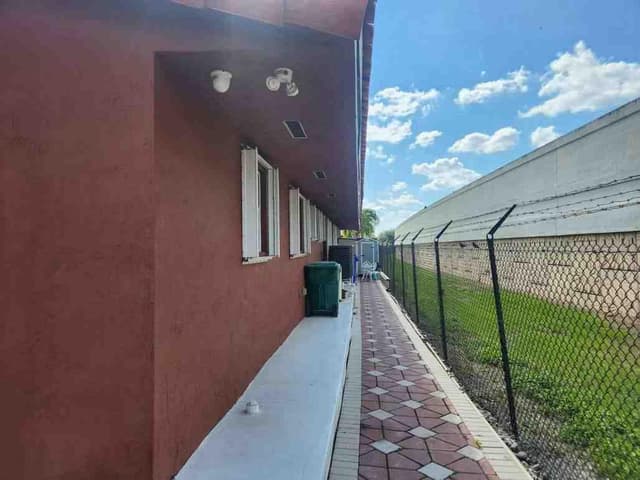 1195 NW 30TH Place, Miami FL 33125 - Miami, FL - Photo 5