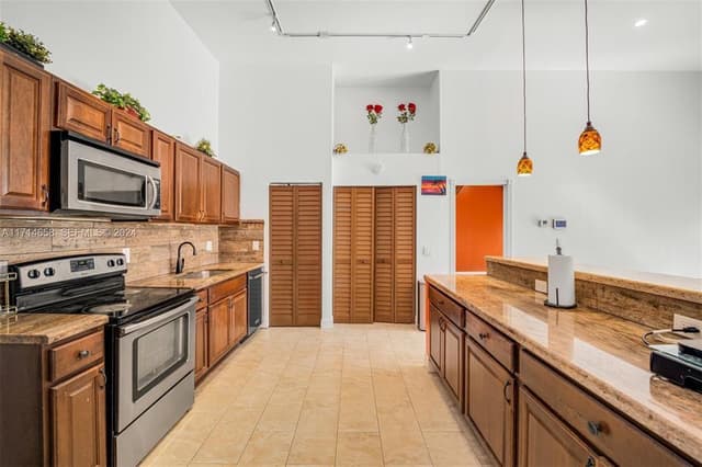 401 Leslie Drive, Hallandale Beach FL 33009 - Hallandale Beach, FL - Photo 2
