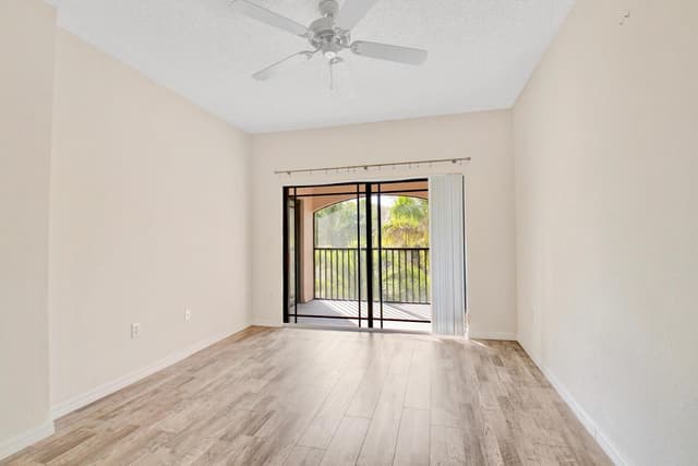 2801 SARENTO Place # 304, Palm Beach Gardens FL 33410 - Palm Beach Gardens, FL - Photo 6