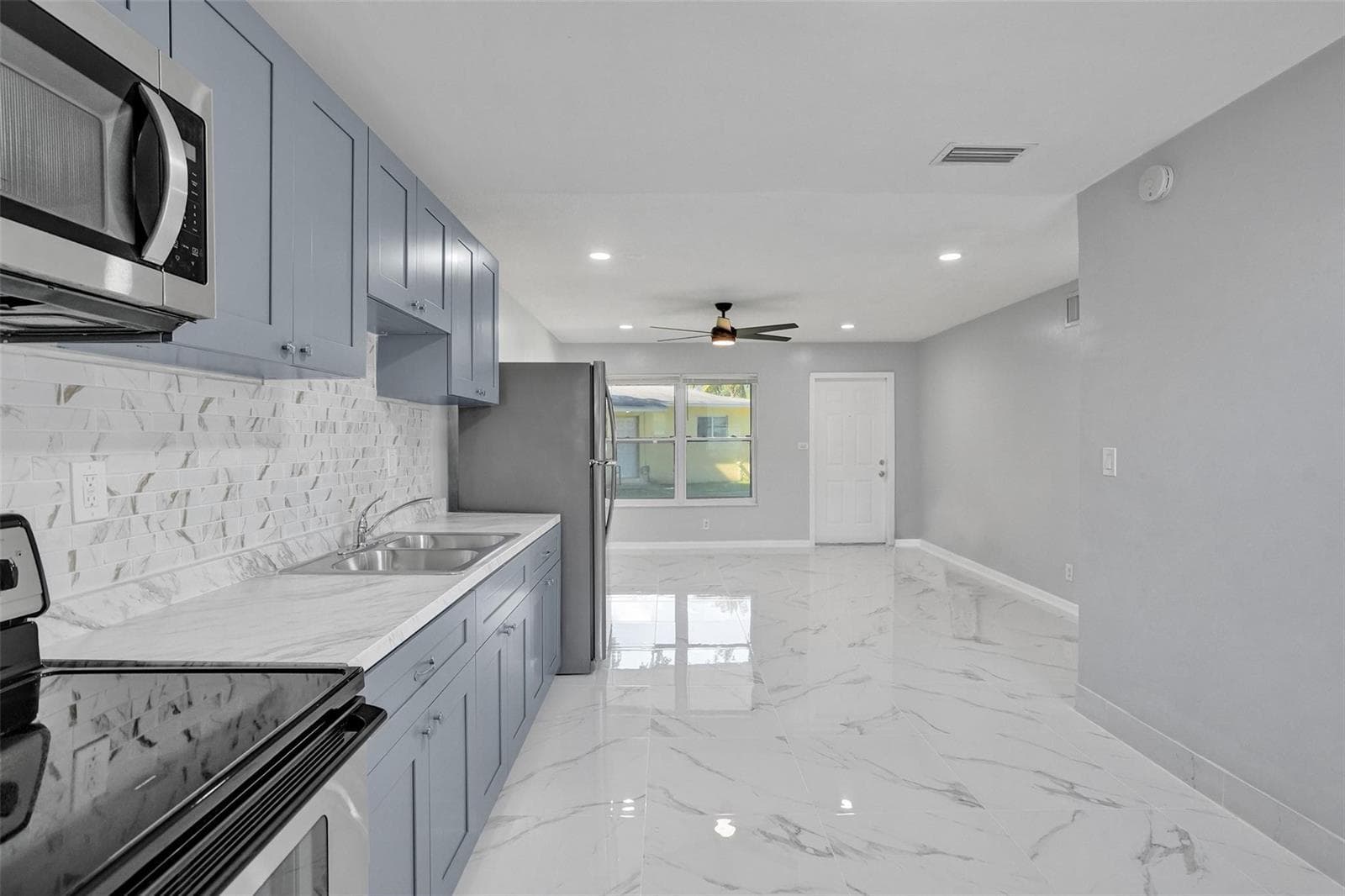 260 NE 41st Street, Oakland Park FL 33334 - Oakland Park, FL - Photo 1