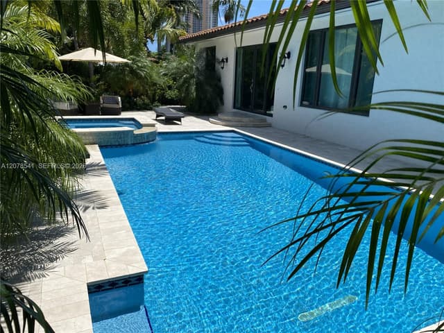343 190th St, Sunny Isles Beach FL 33160 - Sunny Isles Beach, FL - Photo 4