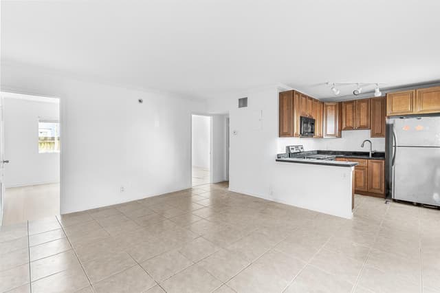 2655 NE 8th Avenue # 106, Wilton Manors FL 33334 - Wilton Manors, FL - Photo 4