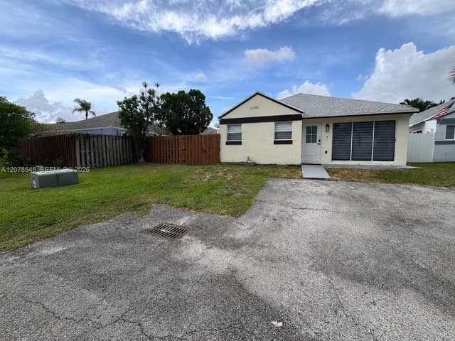 10340 SW 207th St, Cutler Bay FL 33189 - Cutler Bay, FL - Photo 2