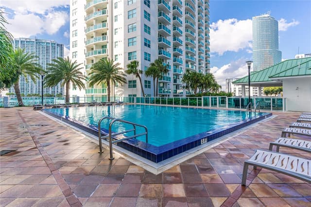 41 SE 5th St # 1117, Miami FL 33131 - Miami, FL - Photo 2