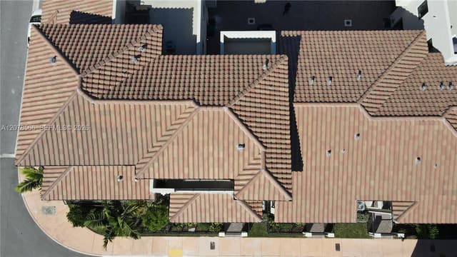 4242 NW 82nd Ave, Doral FL 33166 - Doral, FL - Photo 2