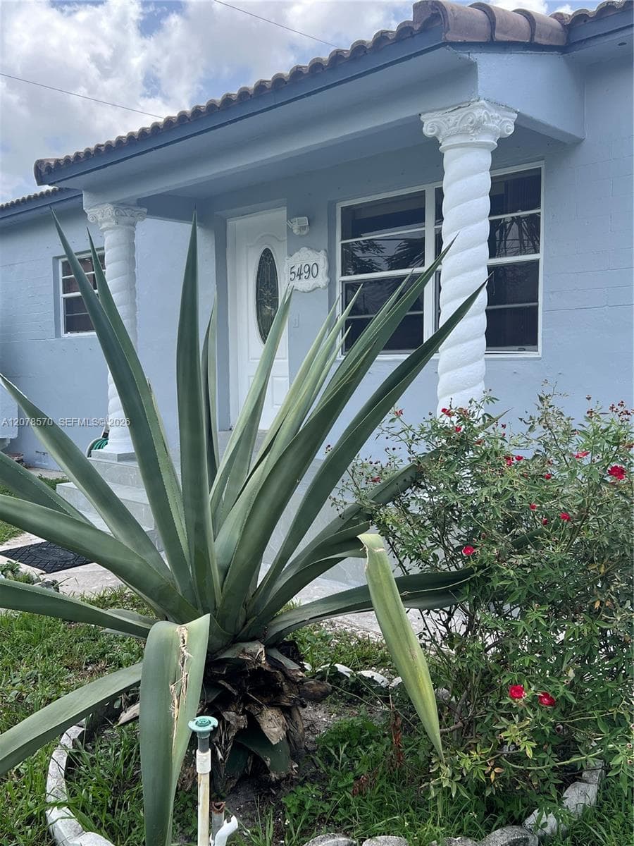 5490 W 2nd Ave, Hialeah FL 33012