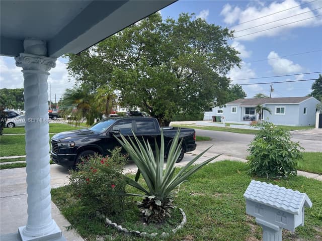 5490 W 2nd Ave, Hialeah FL 33012 - Hialeah, FL - Photo 5