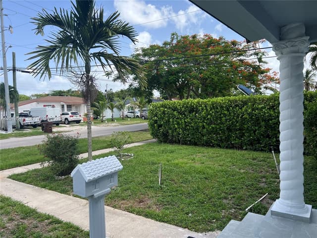 5490 W 2nd Ave, Hialeah FL 33012 - Hialeah, FL - Photo 4