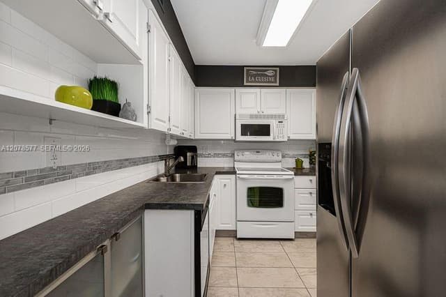 17800 Atlantic Blvd # 203, Sunny Isles Beach FL 33160 - Sunny Isles Beach, FL - Photo 4