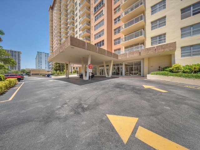 251 174th Street # 2310, Sunny Isles Beach FL 33160 - Sunny Isles Beach, FL - Photo 2
