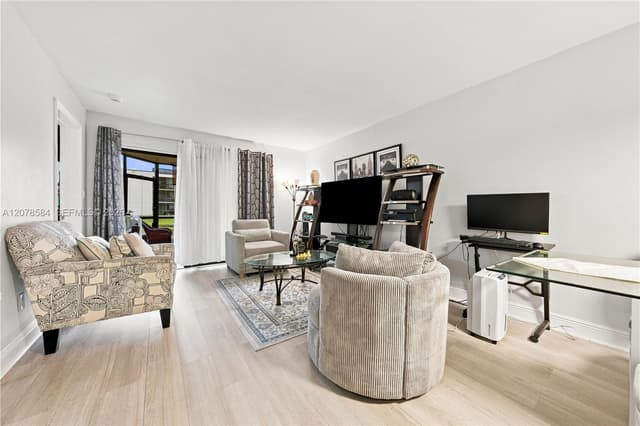 3199 Foxcroft Rd # 104, Miramar FL 33025 - Miramar, FL - Photo 4