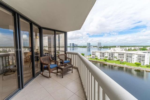 1000 W Island Blvd # 1010, Aventura FL 33160 - Aventura, FL - Photo 6