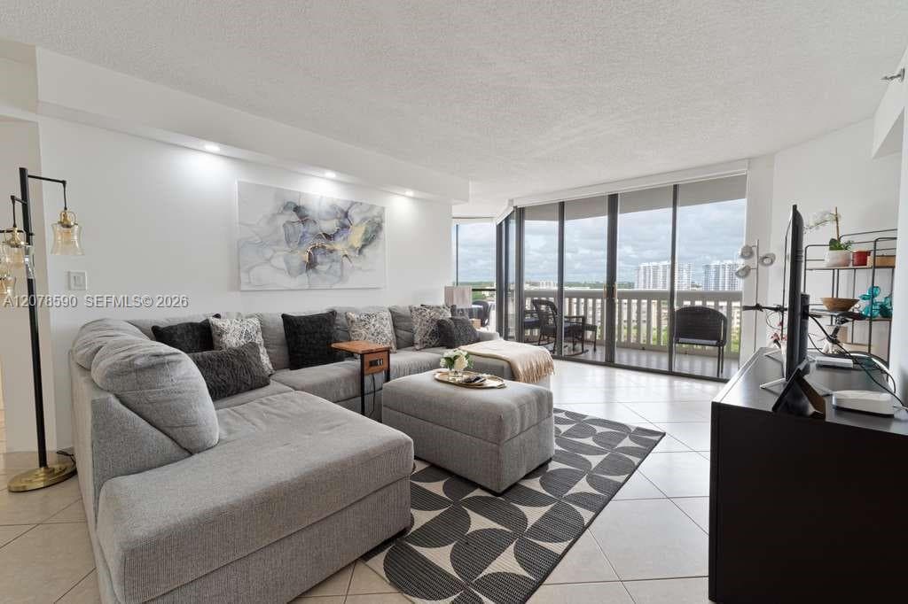 1000 W Island Blvd # 1010, Aventura FL 33160