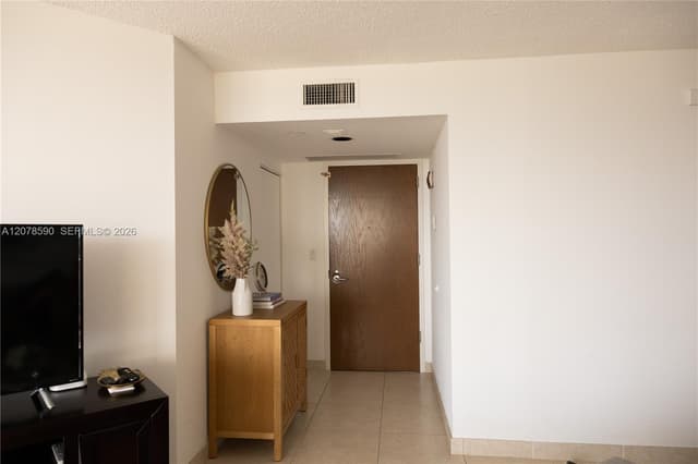 1000 W Island Blvd # 1010, Aventura FL 33160 - Aventura, FL - Photo 5