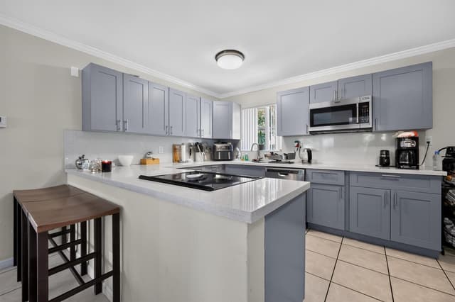 1213 14TH Avenue S, FL 33460 - Photo 4