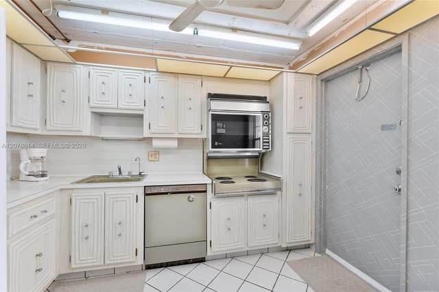 2661 S Course Dr # 805, Pompano Beach FL 33069 - Pompano Beach, FL - Photo 6