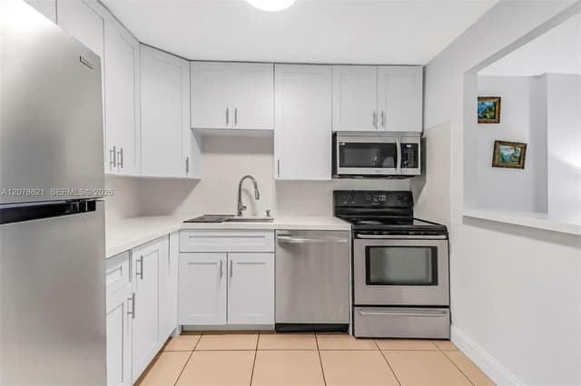 16950 W Dixie Hwy # A626, North Miami Beach FL 33160 - North Miami Beach, FL - Photo 2