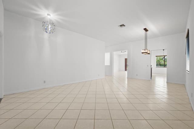 886 Sunflower Circle, Weston FL 33327 - Weston, FL - Photo 6